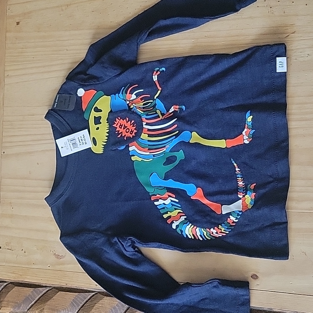 NWT gap Dino long sleeve tee boys 2T